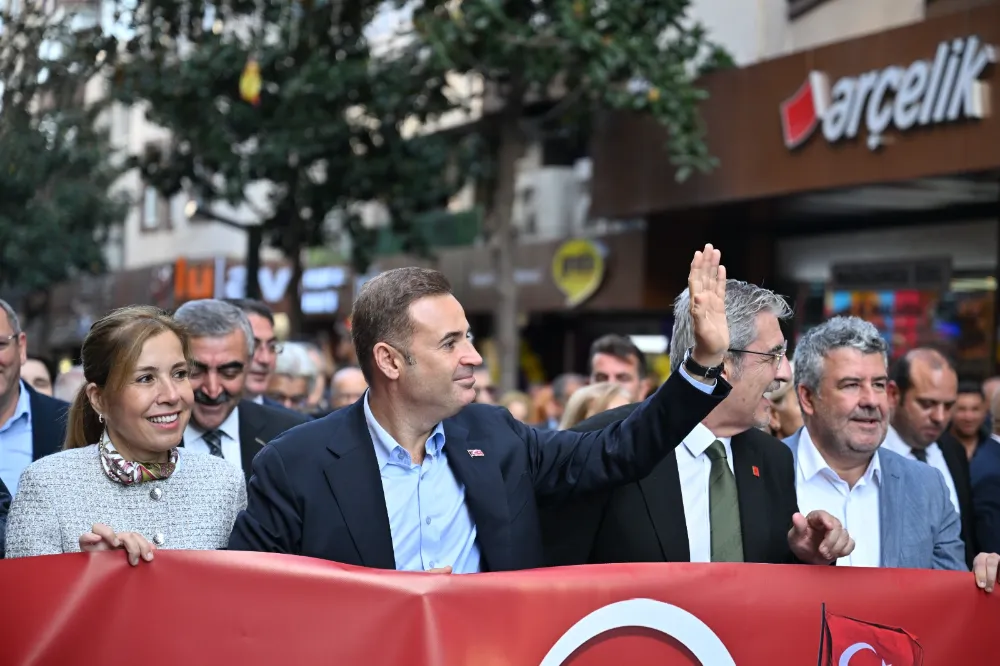 BÜYÜKŞEHİRDEN DÜNYA BALIKESİRLİLER GÜNÜ’NDE MUHTEŞEM KORTEJ