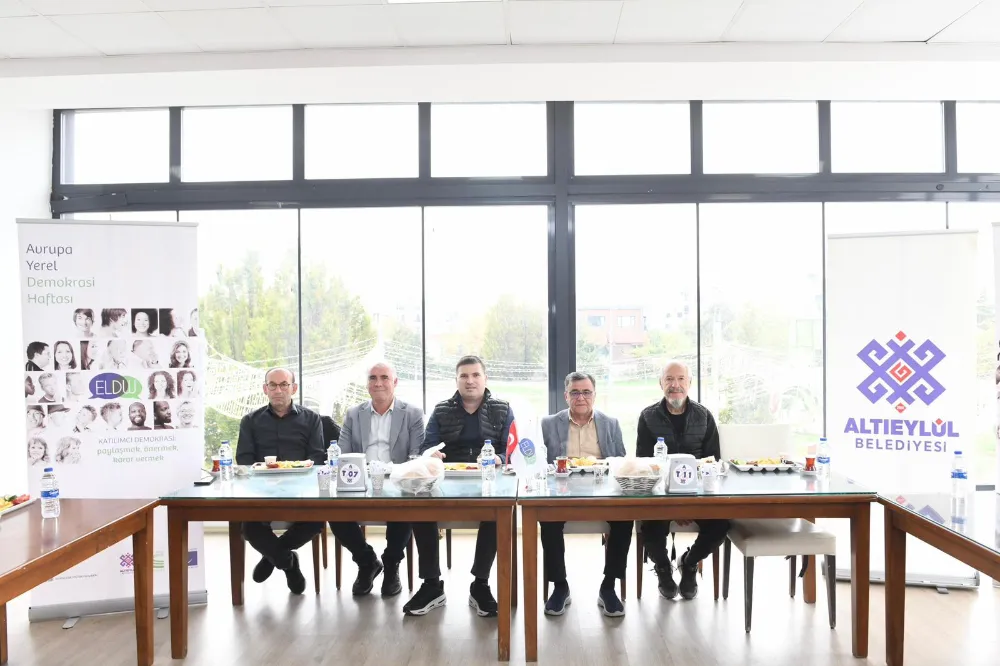 BAŞKAN HAKAN ŞEHİRLİ GELECEĞİN YILDIZLARINI AĞIRLADI