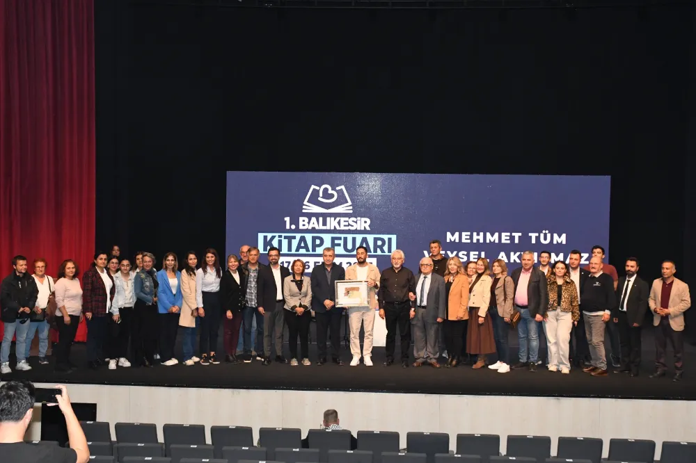 1.Balıkesir Kitap Fuarı tüm ihtişamıyla sürüyor