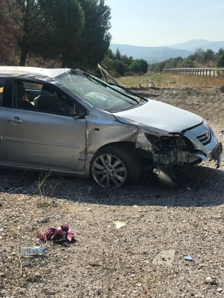 Balıkesir-İzmir Karayolu’nda Trafik Kazası: 3 Yaralı
