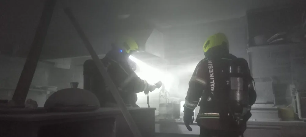 FRİTÖZ YANGINI PANİK YARATTI