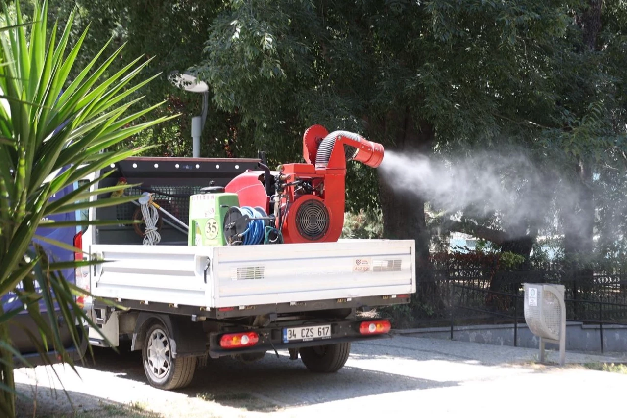 İstanbul Bakırköy’de zararlılara karşı ilaçlama seferberliği