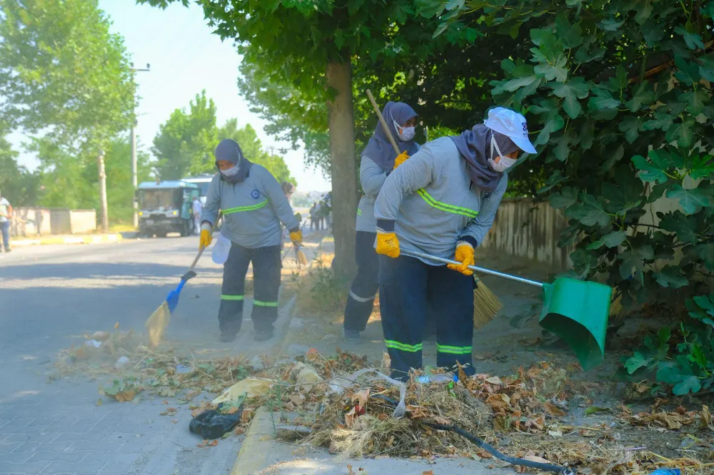ALTIEYLÜL BELEDİYESİ’NDEN KAPSAMLI TEMİZLİK OPERASYONU