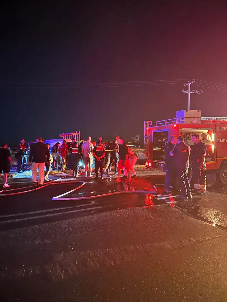 Ayvalık’ta Feci Kaza: 1 Ölü, 2 Ağır Yaralı